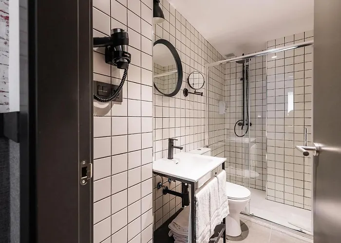 Pensjonat Bypillow San Mames 4*